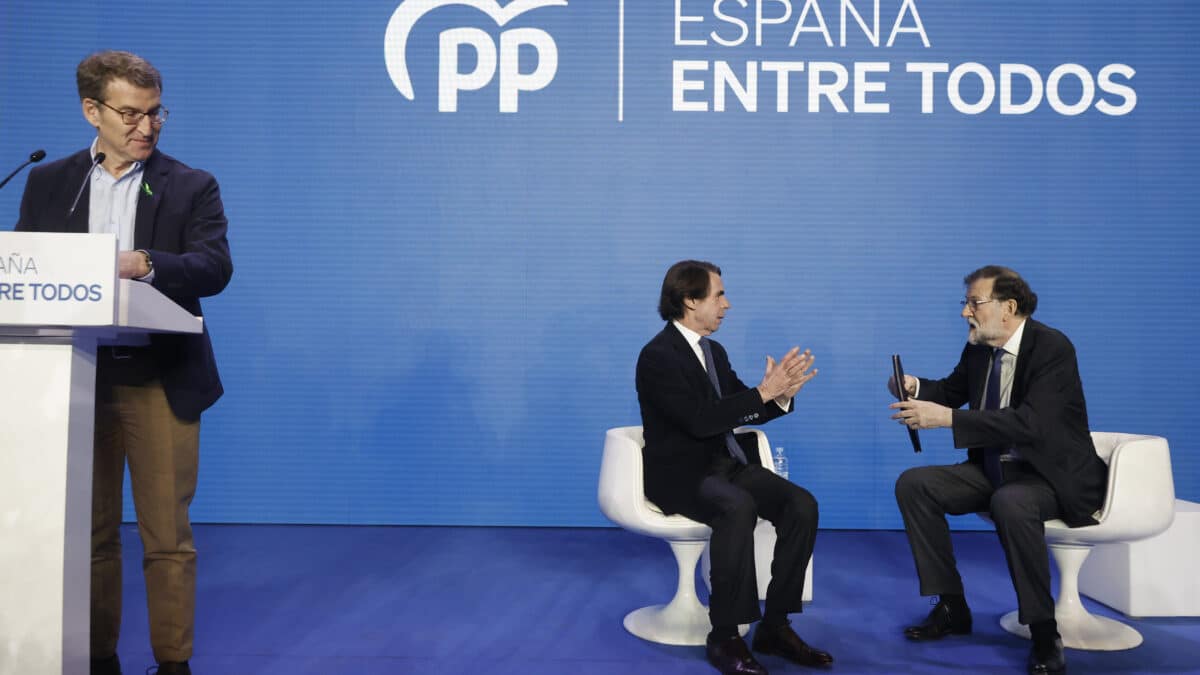 Aznar a Feijóo: "Aquí estamos para lo que haga falta, para lo que el PP necesite"