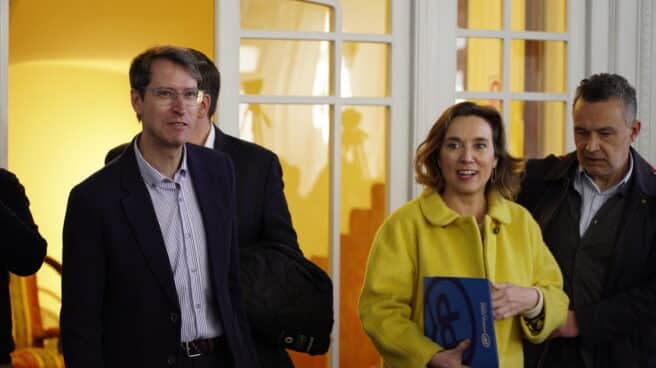 El candidato a la Presidencia de La Rioja, Gonzalo Capellán, y la secretaria general del Partido Popular, Cuca Gamarra. El candidato a la Presidencia de La Rioja, Gonzalo Capellán, y la secretaria general del Partido Popular, Cuca Gamarra.