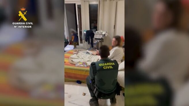 Liberan a una mujer y su hijo retenidos durante dos meses y ella agredida por su pareja en un hotel