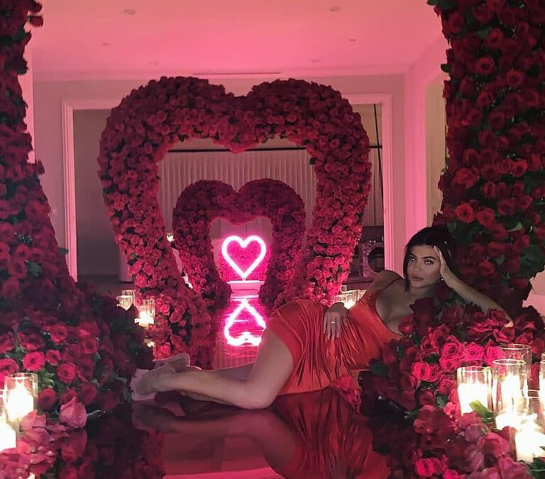 Un olivo centenario, joyas millonarias... los extravagantes regalos de las 'celebs' en San Valentín