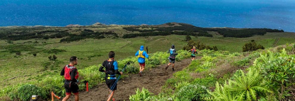 Atletas durante la carrera del Maratón del Meridiano en la isla de El Hierro.