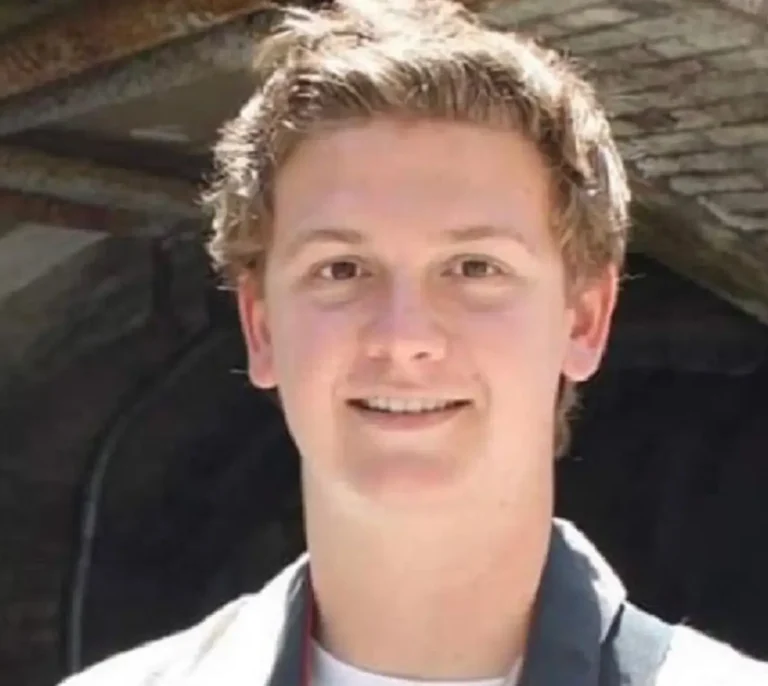 La exestrella infantil Austin Majors muere a los 27 años en un refugio para personas sin techo