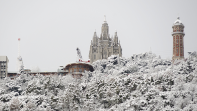 Blancos y escarchados: así han quedado Barcelona y el Tibidabo tras la nieve