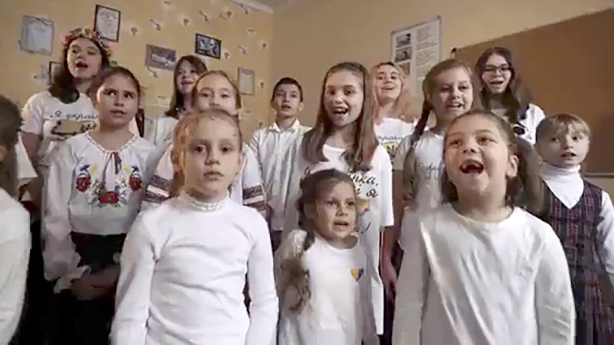 Niños de la escuela de música Notas Alegres de Kiev.