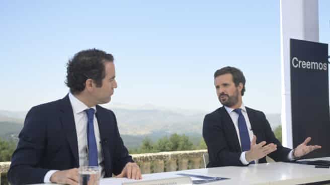 Teodoro García Egea y Pablo Casado, en una Junta Directiva Nacional del PP en julio de 2021. Teodoro García Egea y Pablo Casado, en una Junta Directiva Nacional del PP en julio de 2021.