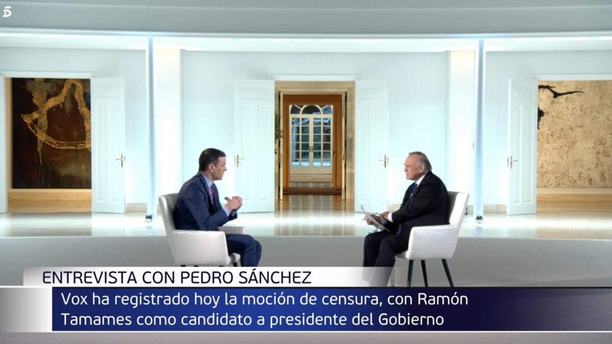 Pedro Sánchez, entrevistado por Pedro Piqueras en Informativos Telecinco.