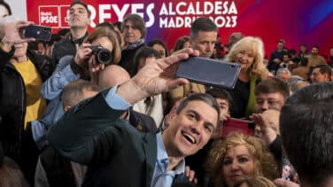 Sánchez en la moción de censura o en First Dates