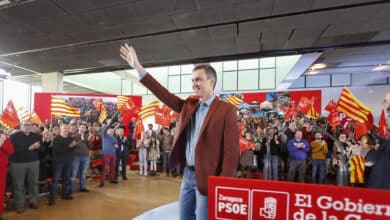 Sánchez anuncia una partida histórica de 2.500 millones en becas para atraer al electorado juvenil