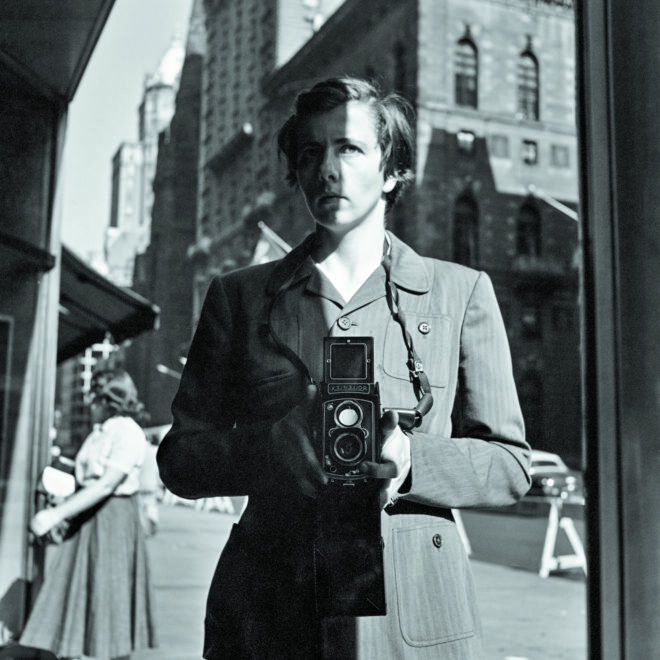 Autorretrato de Vivian Maier.