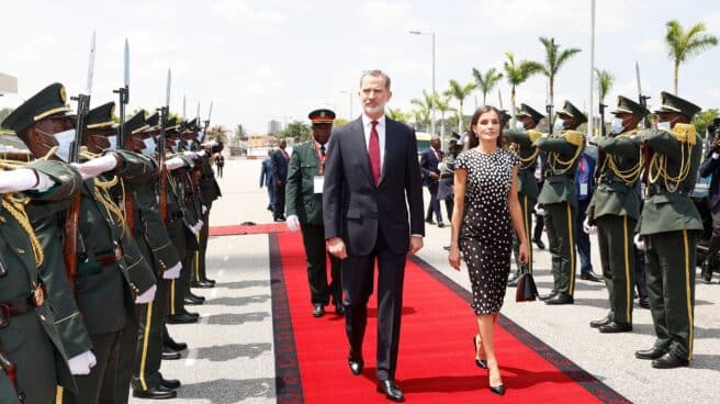 Los Reyes en su primer acto en Angola