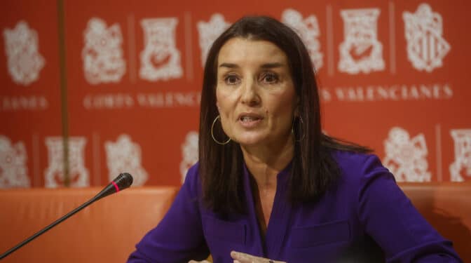 El candidato del PP valenciano ficha a la ex síndica de Ciudadanos para integrar su equipo económico