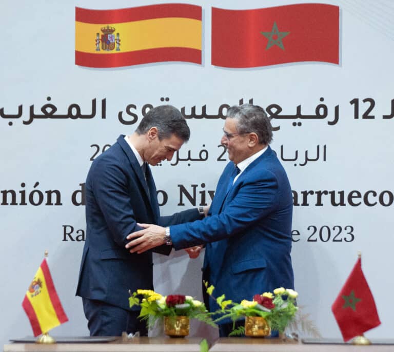 Rabat trasladó al Gobierno su malestar por las críticas de Feijóo a la cumbre bilateral
