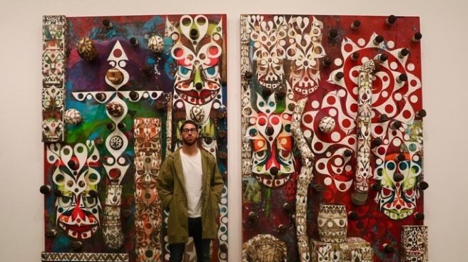Sergio Ramos con su cuadro de Phil Frost Lineage of Continuum Sergio Ramos con su cuadro de Phil Frost Lineage of Continuum