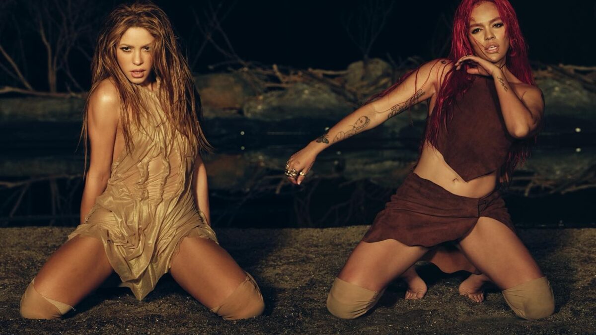 Shakira y Karol G en el videoclip de su canción 'TQG'