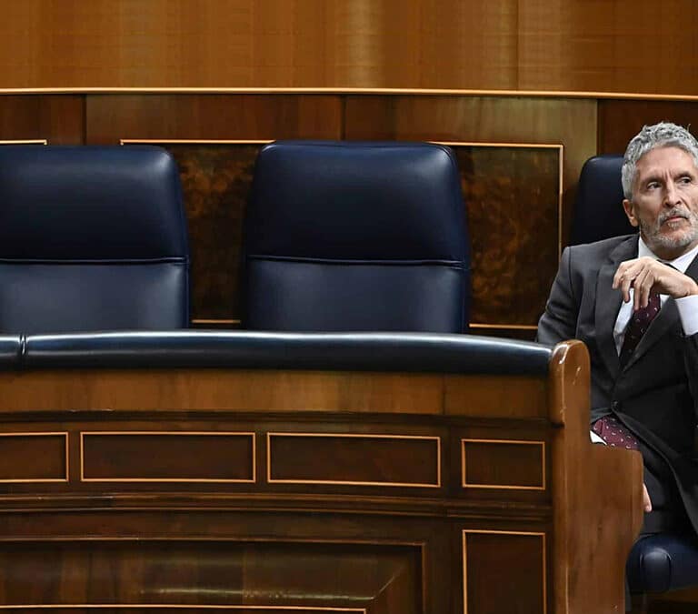 Grande-Marlaska, más solo que la una