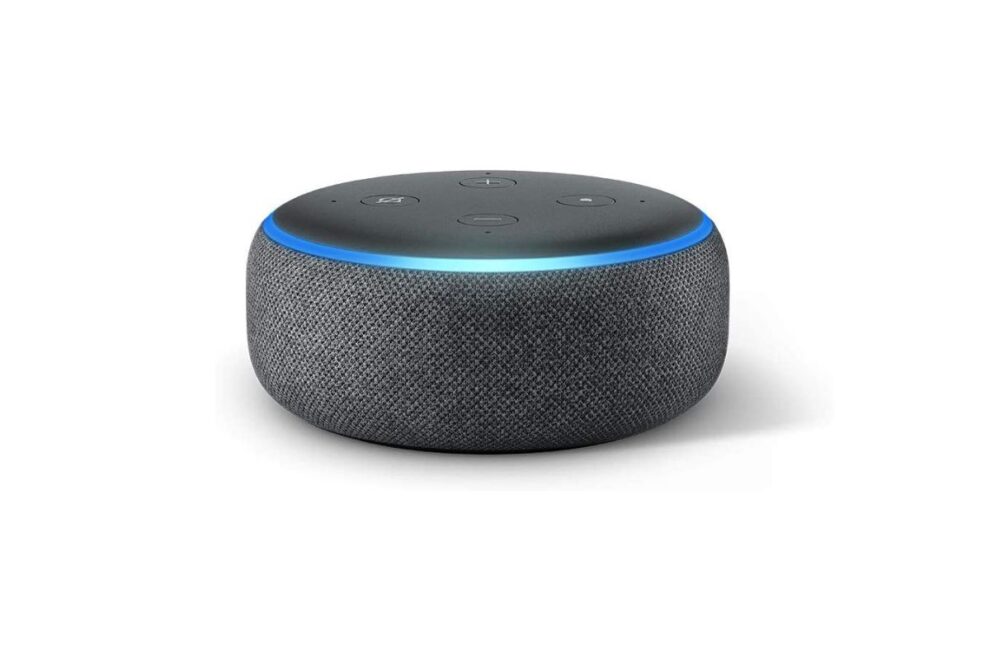 Altavoz inteligente Echo Dot con fondo blanco