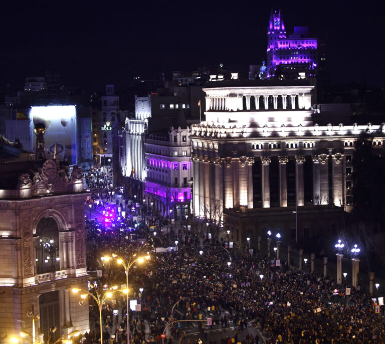 El Gobierno cifra en 27.000 las asistentes a las manifestaciones del 8-M en Madrid