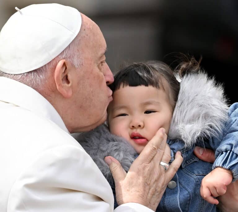 El Papa padece bronquitis de origen infeccioso pero responde bien al tratamiento antibiótico