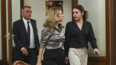 Decepción en el PSOE con Yolanda Díaz por el 'sí es sí': "Irene Montero manda más que ella"