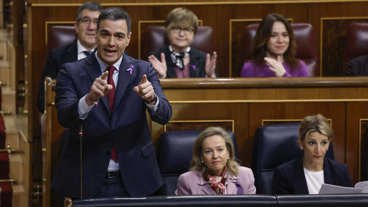 MADRID, 08/03/2023.- El presidente del Gobierno, Pedro Sánchez, interviene en la sesión de control al Ejecutivo de este miércoles en el Congreso, que coincide con el Día de la Mujer y tras la votación de la reforma de la ley del solo sí es sí del PSOE, que ha roto la unidad del bloque de investidura y logrado el apoyo del PP. EFE/ Chema Moya