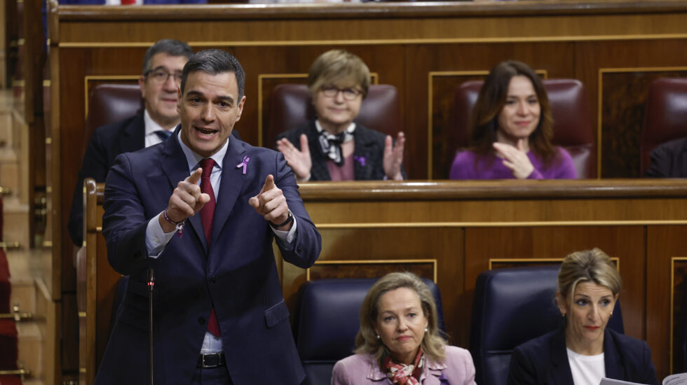 MADRID, 08/03/2023.- El presidente del Gobierno, Pedro Sánchez, interviene en la sesión de control al Ejecutivo de este miércoles en el Congreso, que coincide con el Día de la Mujer y tras la votación de la reforma de la ley del solo sí es sí del PSOE, que ha roto la unidad del bloque de investidura y logrado el apoyo del PP. EFE/ Chema Moya