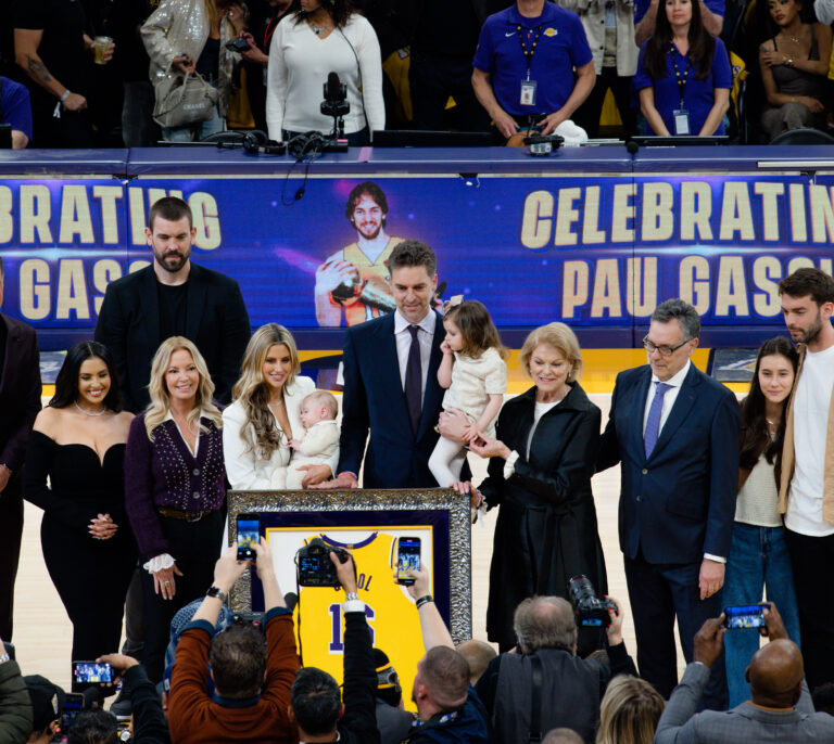 Pau Gasol ya es leyenda de los Lakers