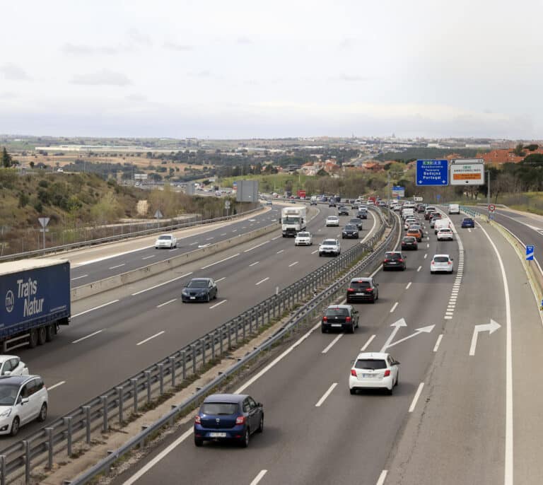 Varios accidentes de tráfico complican la operación salida de Semana Santa