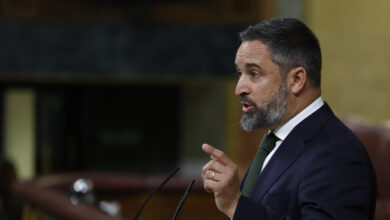 Abascal pide "borrón y cuenta nueva" a Feijóo: "Votemos juntos hoy y entendámonos mañana"