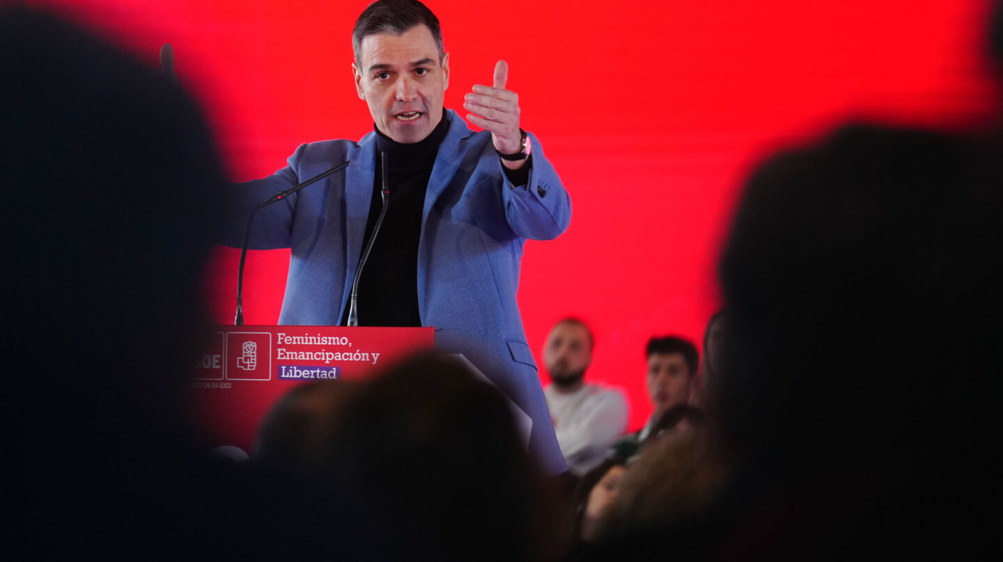 MADRID, 04/03/2023.- El secretario general del PSOE y presidente del Gobierno, Pedro Sánchez, durante su participación en un acto sobre feminismo con motivo del Día Internacional de la Mujer, que se celebra el 8 de marzo, éste sábado en Madrid. EFE/Borja Sánchez-Trillo