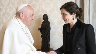 Ayuso desvela que el Papa ha pedido pensar "especialmente en el pueblo por delante de las ideologías"