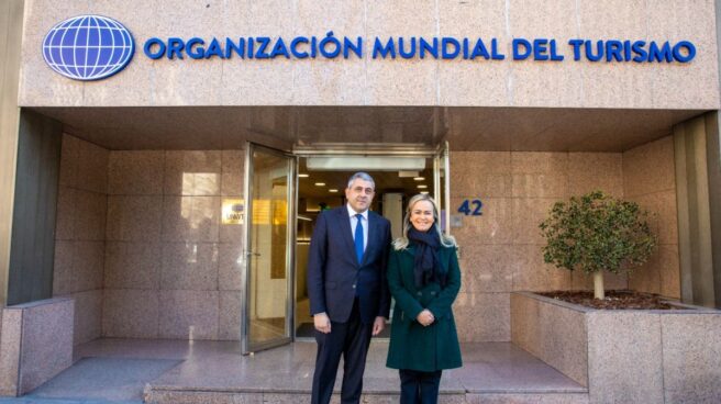 El secretario general de la OMT, Zurab Pololikashvili, y la ministra de Turismo de Brasil, Daniela Carneiro