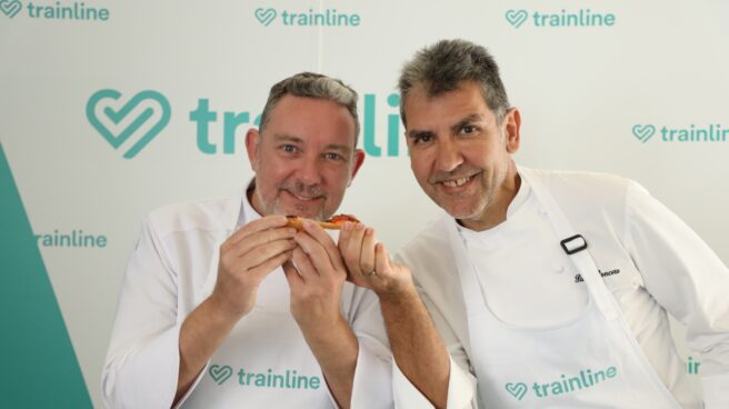 Albert Adrià y Paco Roncero con la tapa de Trainline. Albert Adrià y Paco Roncero con la tapa de Trainline.