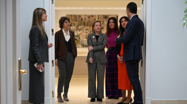 Pedro Sánchez se reúne con varias directivas en Moncloa por el Día Internacional de la Mujer.