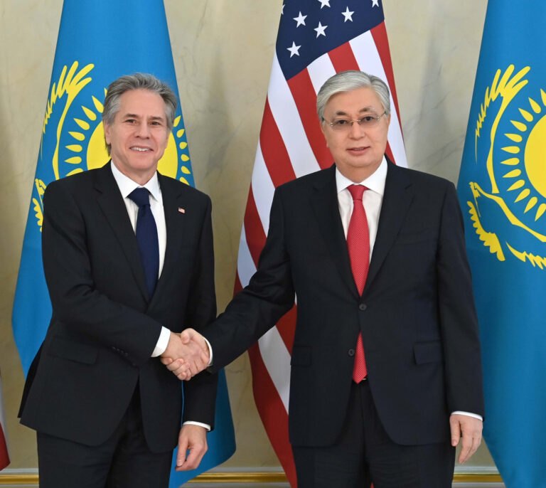 EEUU entra en el patio trasero de Rusia