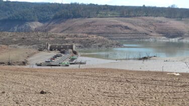 Sau, (sobre)vivir junto a un embalse vacío