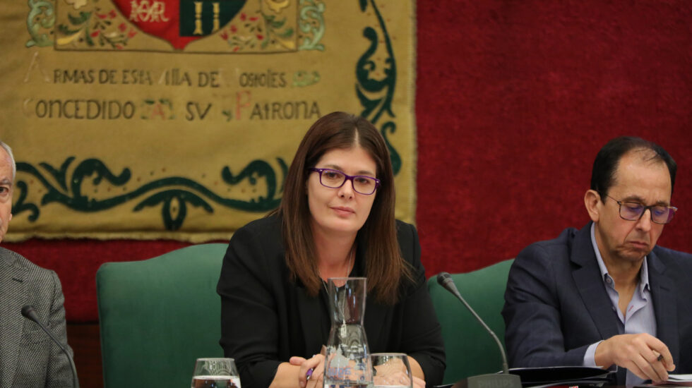 La alcaldesa de Móstoles, Noelia Posse, durante el pleno extraordinario en el que se decide si sale adelante su reprobación por la polémica generada por las designaciones para cargos de confianza de familiares y amigos, en Móstoles/ Madrid (España), a 21 de octubre de 2019. 21 octubre 2019, PSOE, POSSE, MÓSTOLES. Jesús Hellín / Europa Press (Foto de ARCHIVO) 21/10/2019