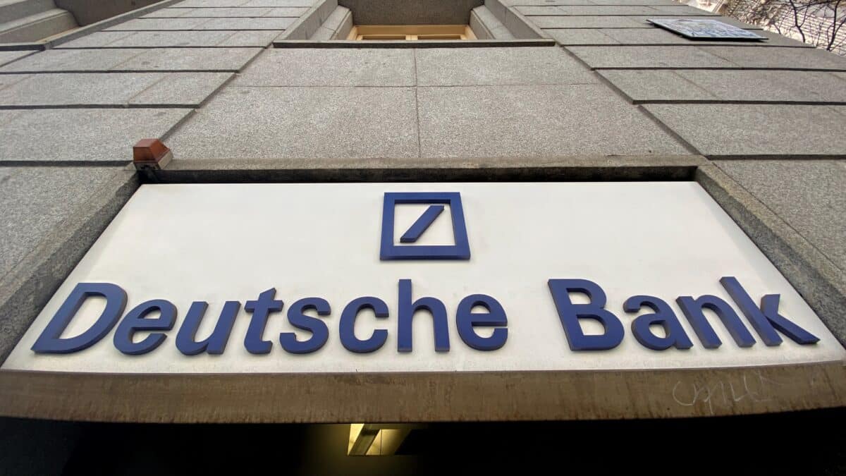 Cartel de Deutsche Bank en una sucursal de Madrid