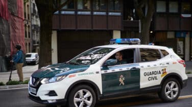 Detienen a un hombre por intentar estrangular a su mujer con la manguera de la ducha delante de su hijo en Madrid