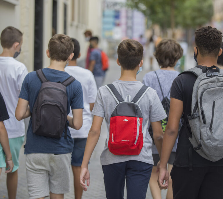 La búsqueda del ahorro en la 'vuelta al cole' dispara la demanda de libros de texto de segunda mano