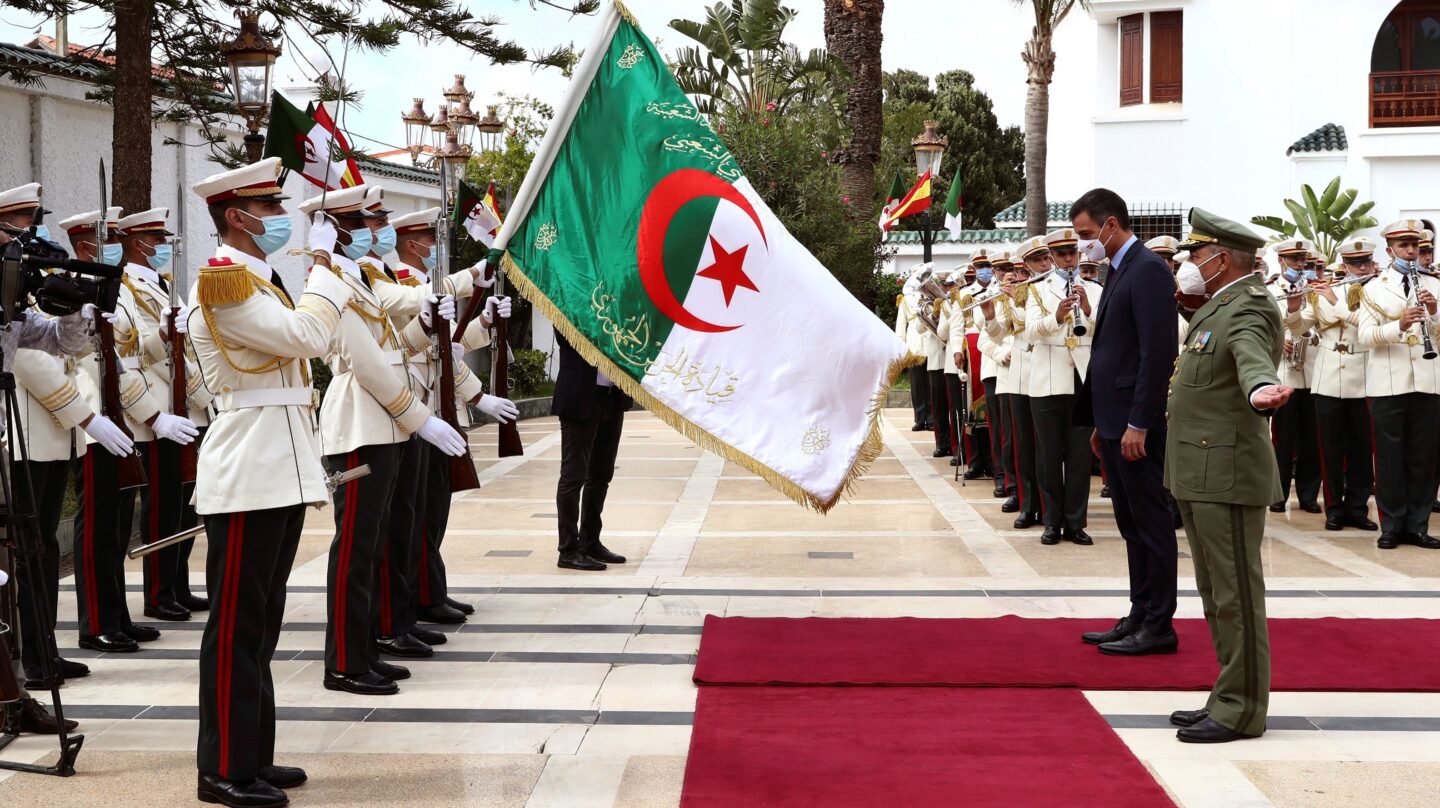 Pedro Sánchez durante su visita a Argelia en 2020.
