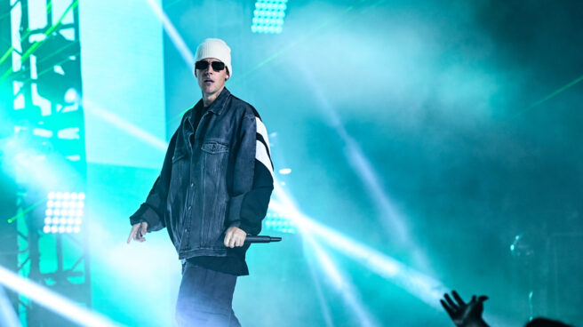 Justin Bieber cancela definitivamente los conciertos de su gira europea 'Justice World Tour' El cantante canadiense Justin Bieber actúa en el escenario durante el Festival de Música Jingle Bell Ball