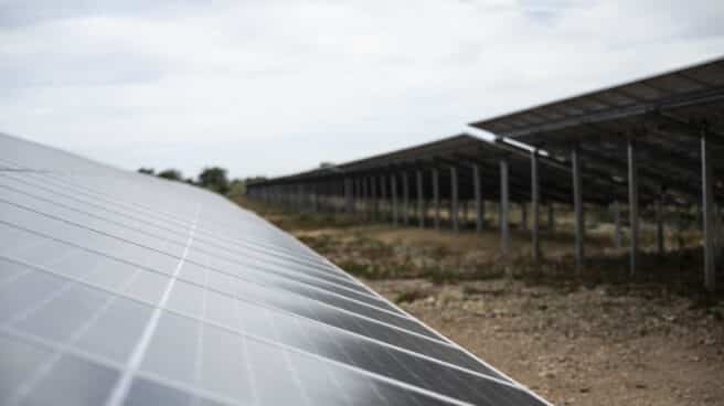 Placas solares de la planta automovilística de Stellantis, en Figueruelas, Zaragoza, Aragón (España).