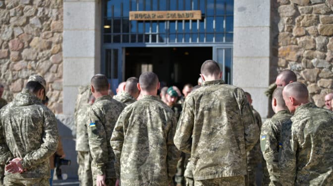 Los mercenarios de Wagner se plantean abandonar Ucrania tras sus choques con Putin, según Bloomerg