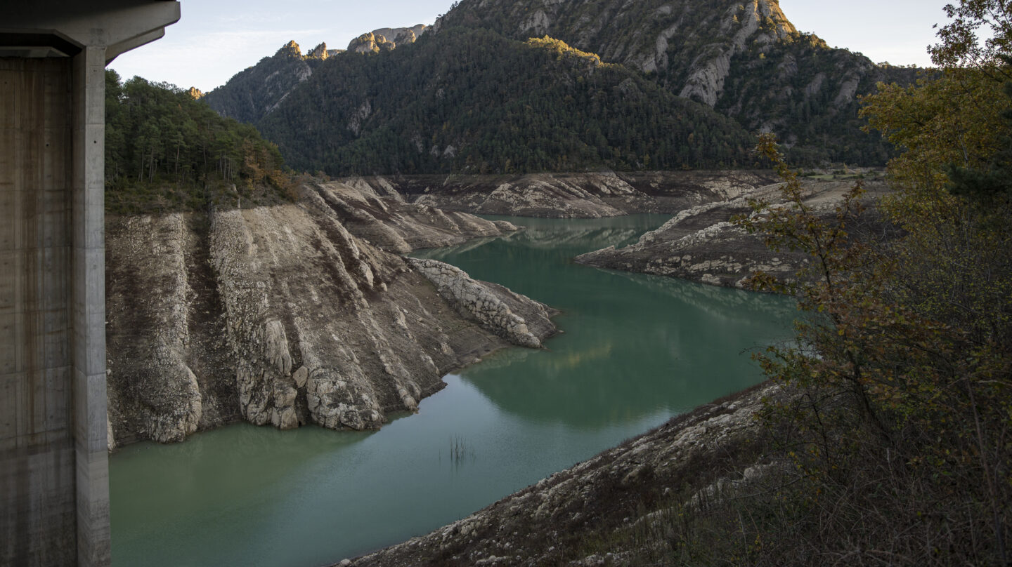 Vista del pantano de La Llosa del Cavall en noviembre de 2022, en Barcelona, Catalunya (España).