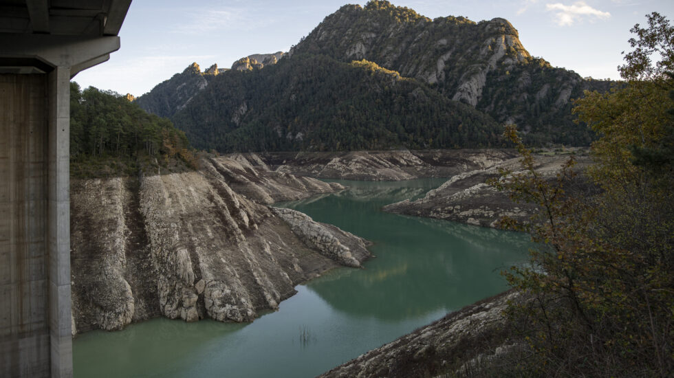 Vista del pantano de La Llosa del Cavall en noviembre de 2022, en Barcelona, Catalunya (España).