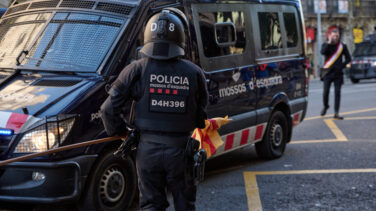 Una niña de 11 años denuncia haber sufrido una agresión sexual en un centro comercial de Badalona por parte de seis menores