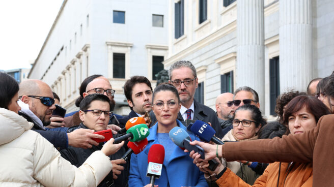 Macarena Olona vuelve a levantar polémica por su tuit sobre Ferrovial La abogada del Estado y exdiputada de Vox Macarena Olona ofrece declaraciones a los medios tras registrar la Iniciativa Legislativa Popular para derogar la ley actual de violencia de género