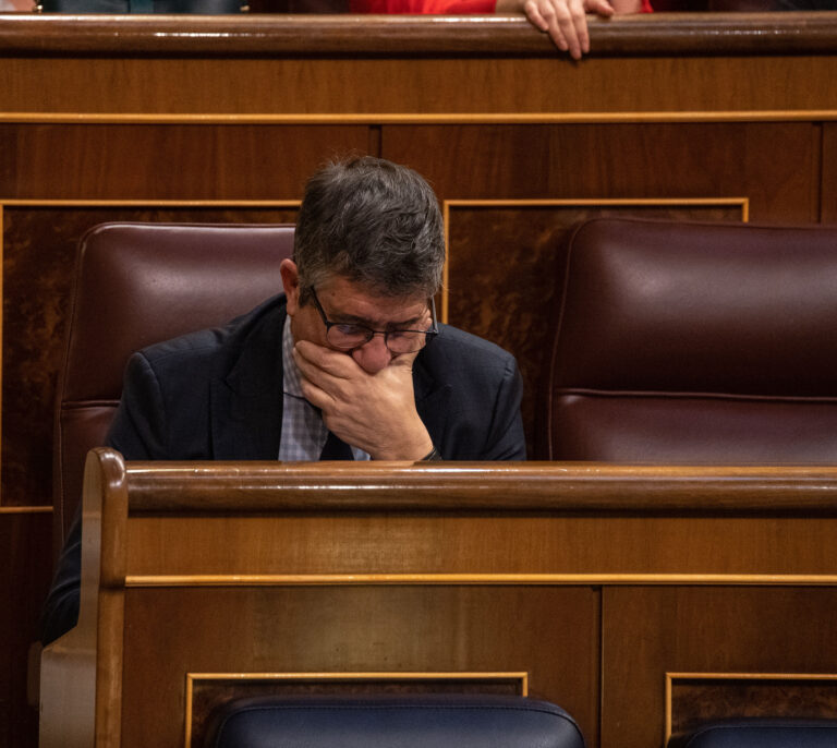 La indignación y la impotencia recorren el Grupo Socialista tras los señalamientos de diputados por el mediador