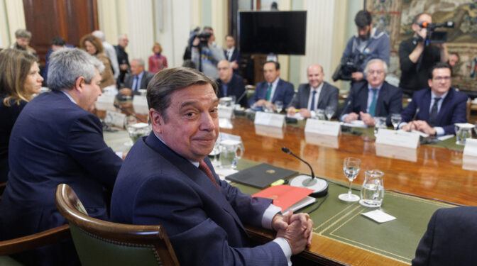 El campo exige a Planas que cumpla con sus compromisos en los estudios de la cadena de valor