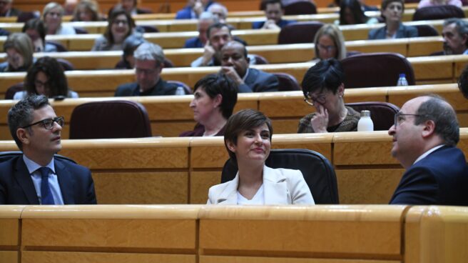 Sesión de control en el Senado, que han aumentado el gasto en viajes (I-D) El ministro de la Presidencia, Relaciones con las Cortes y Memoria Democrática, Félix Bolaños; el ministra de Política Territorial y portavoz del Gobierno, Isabel Rodríguez; y el ministro de Cultura y Deporte, Miquel Iceta, durante una sesión de control al Gobierno en el Senado